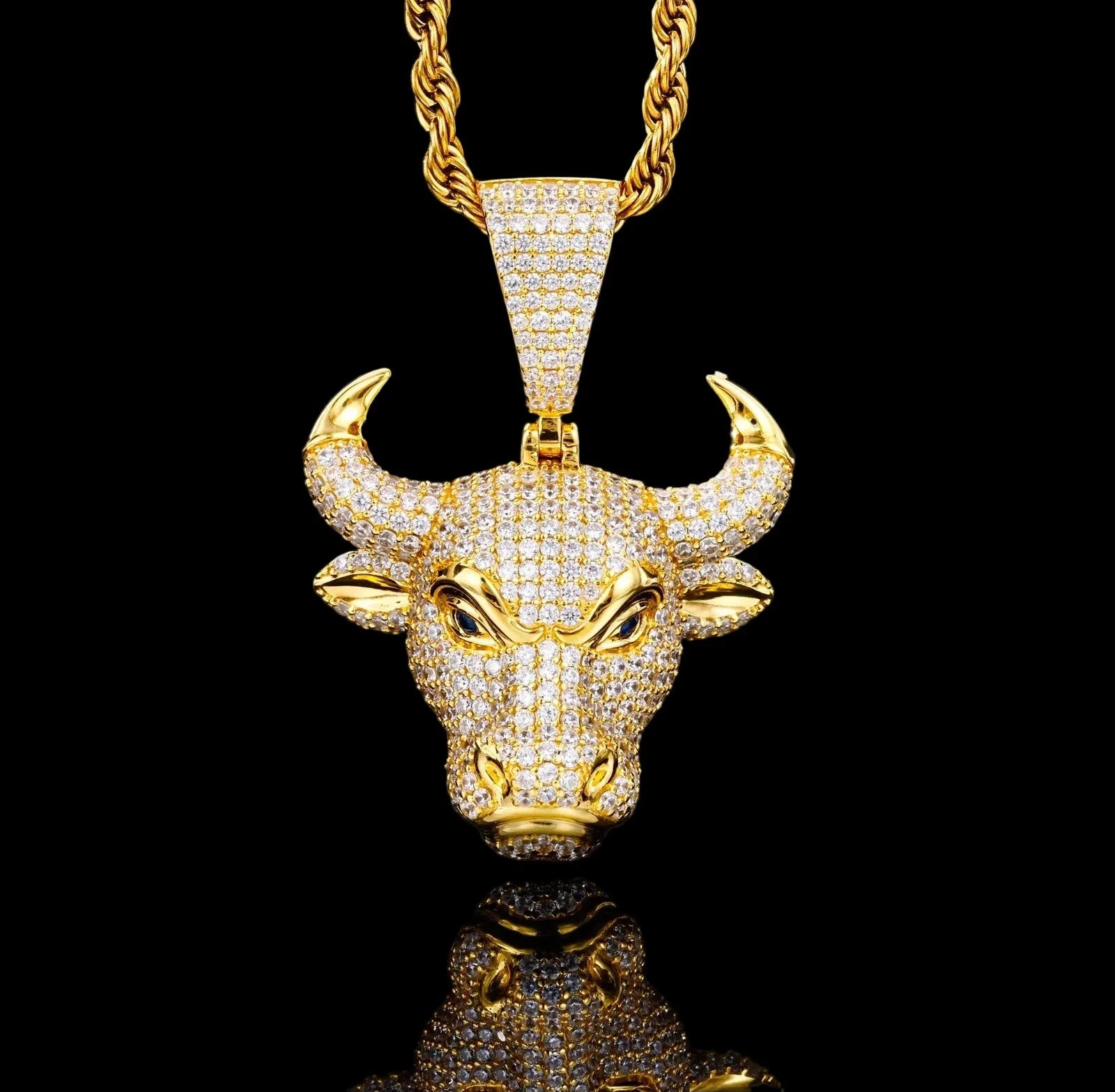 Unisex Iced Out Brave Bull Head Pendant 925 Sterling Silver VVS Moissanite TQP0834
