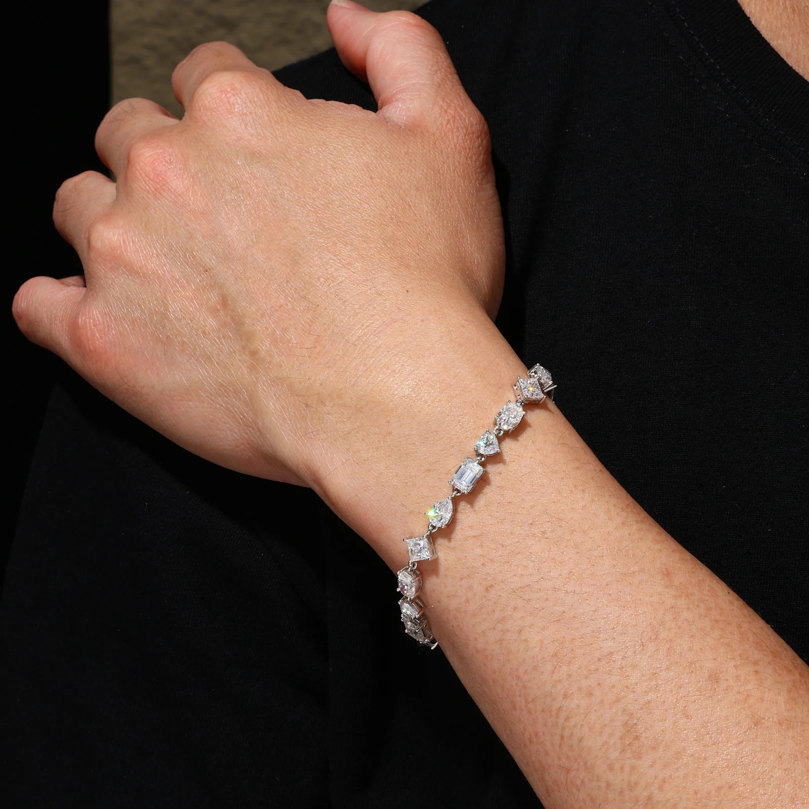 Unisex 8mm Heart Cut VVS Moissanite Tennis Bracelet 925 Sterling Silver