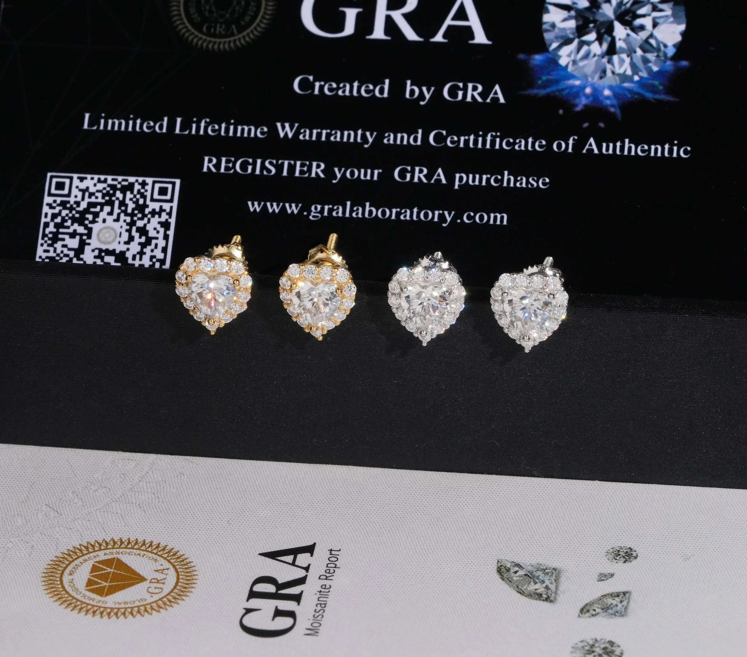 Unisex 925 Sterling Silver VVS Moissanite Heart Stud Earrings