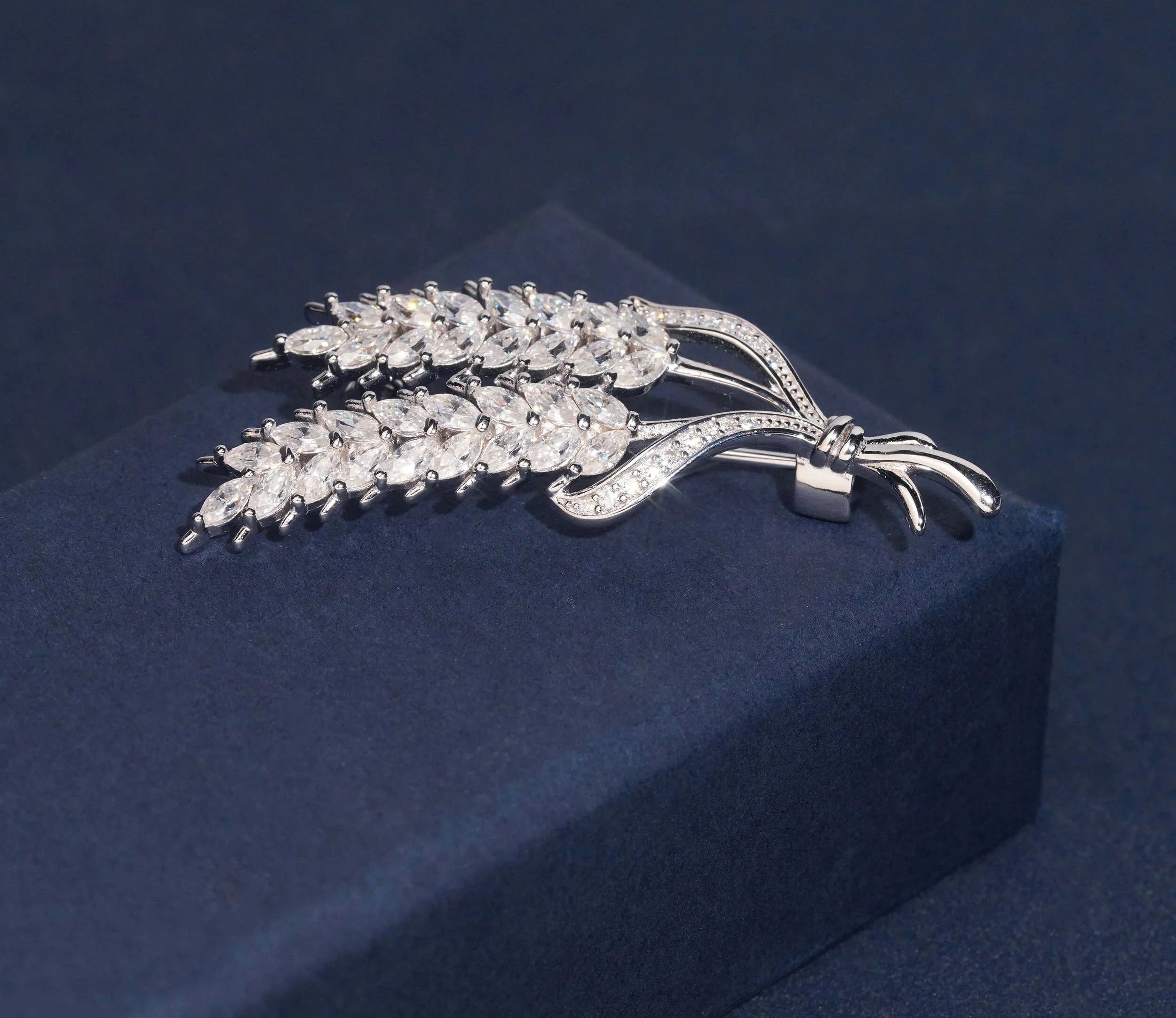 Women's Round Brilliant Cut VVS Moissanite Brooch 925 Sterling Silver