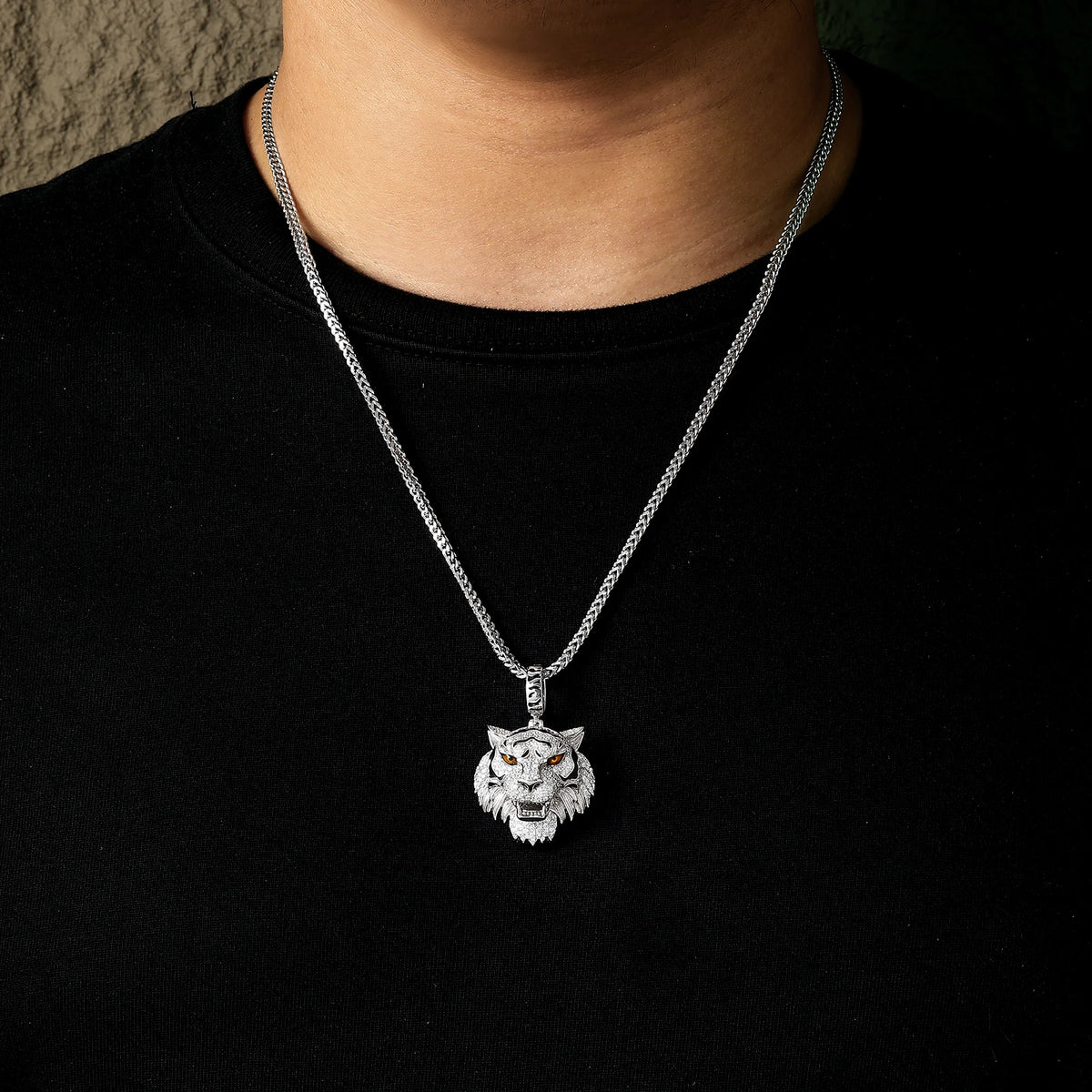 Men's 925 Sterling Silver VVS Moissanite Iced Out 3D Tiger Head Pendant TQP0730