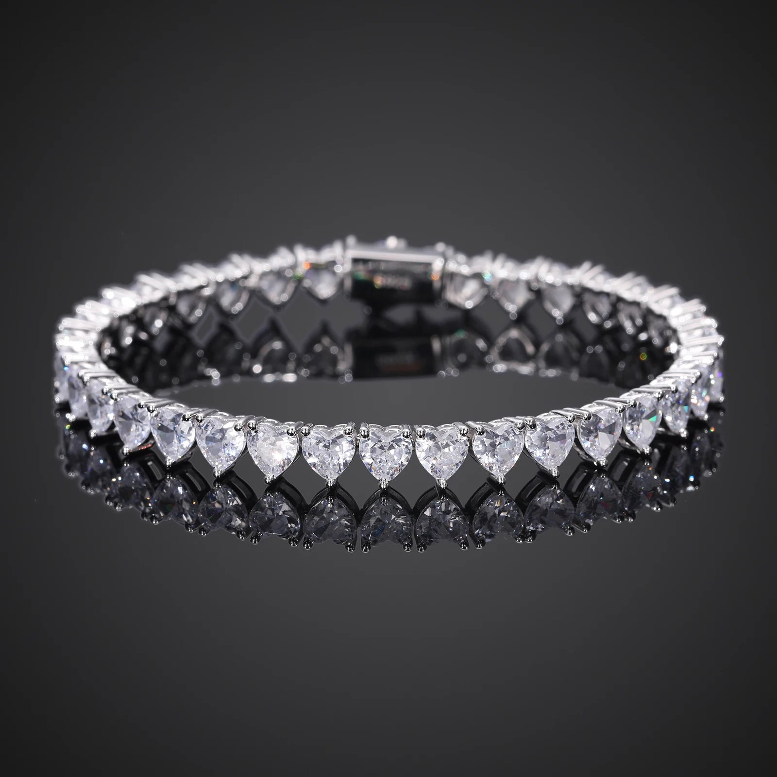 Unisex 5mm Round Brilliant Cut VVS Moissanite Heart Tennis Bracelet 925 Sterling Silver