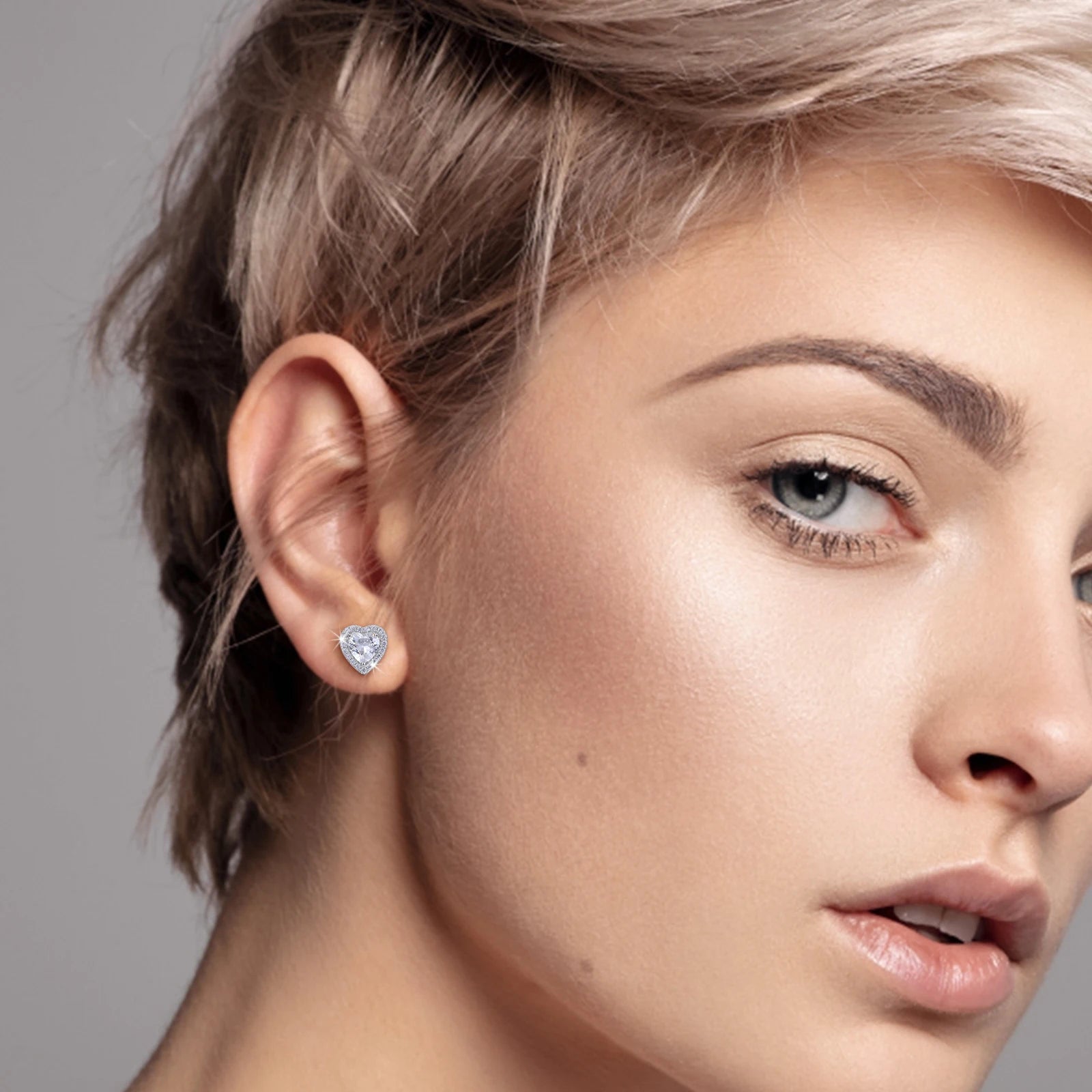 Unisex Iced Out 925 Sterling Silver VVS Moissanite Heart Cut Stud Earrings