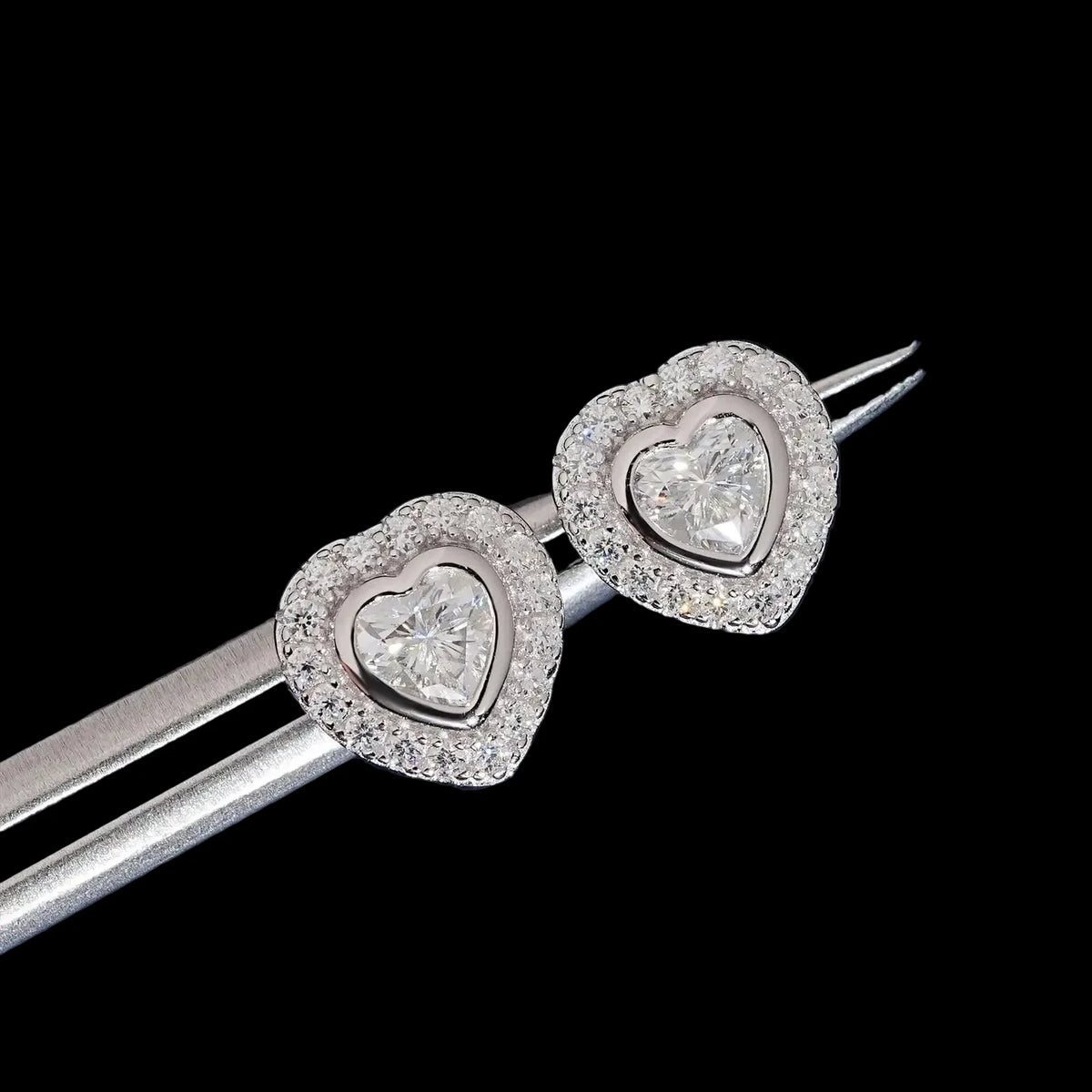 Unisex Iced Out 925 Sterling Silver VVS Moissanite Heart Stud Earrings